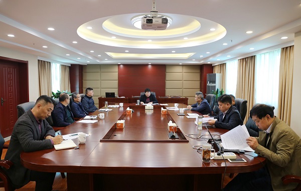 公司党委专题学习中央和全省民营企业家座谈会精神.jpg